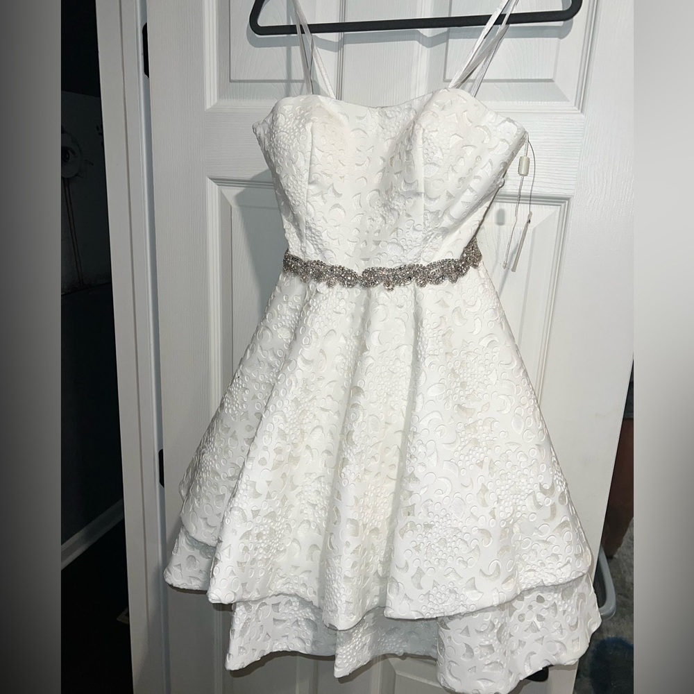 NEW WITH TAGS colors dress size 4 stunning strapless